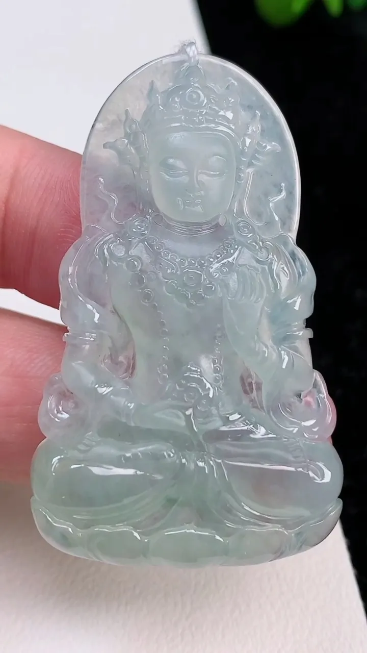 天然A货翡翠度母吊坠，尺寸51.3-31.5-6，重量:17.00g
7月2日