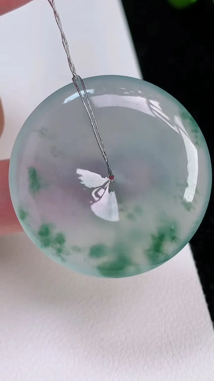 天然A货翡翠种飘花平安扣吊坠，尺寸35.7-6.3，重量:17.00g
7月2日