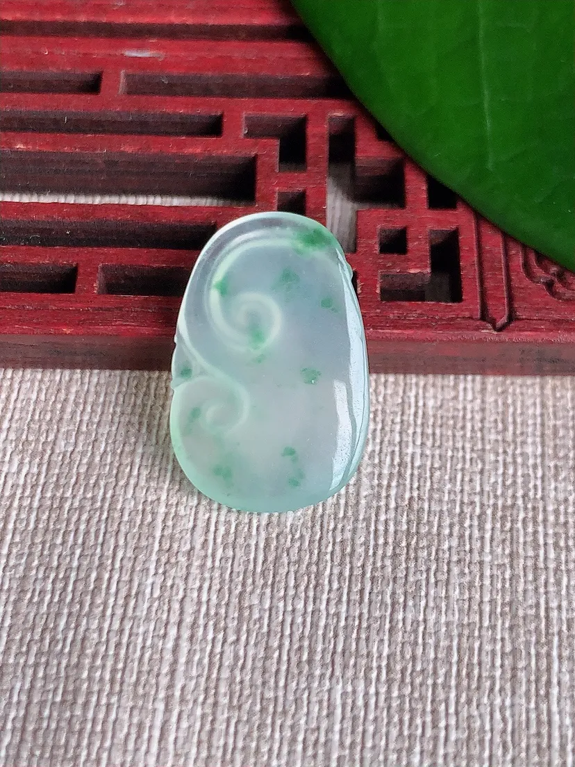 天然A货翡翠飘花一刀切如件尺寸24×15.7×3.7m量3.13g 0701