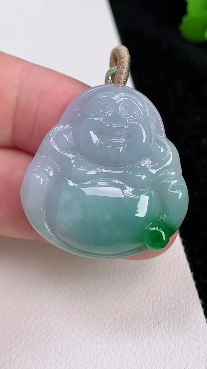 天然A货翡翠佛公吊坠，尺寸31.6-30.7-5，重量:8.29g
7月2日