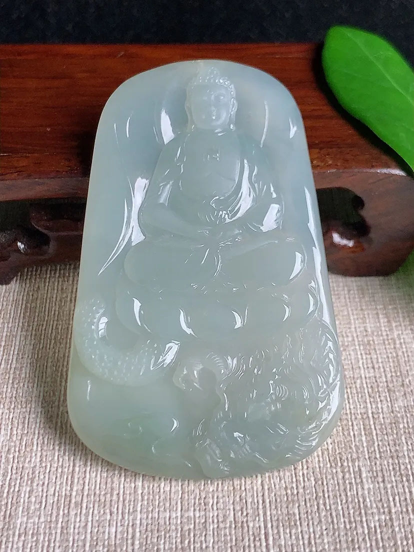 天然A货翡翠冰润晴底大日如来吊坠尺寸66.7×41.5×5.2m量31.90g 0701