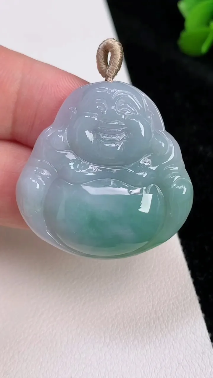 天然A货翡翠佛公吊坠，尺寸33.3-33-5.3，重量:10.00g
7月2日