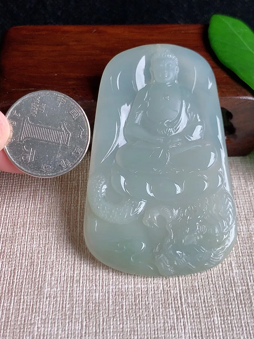 天然A货翡翠冰润晴底大日如来吊坠尺寸66.7×41.5×5.2m量31.90g 0701