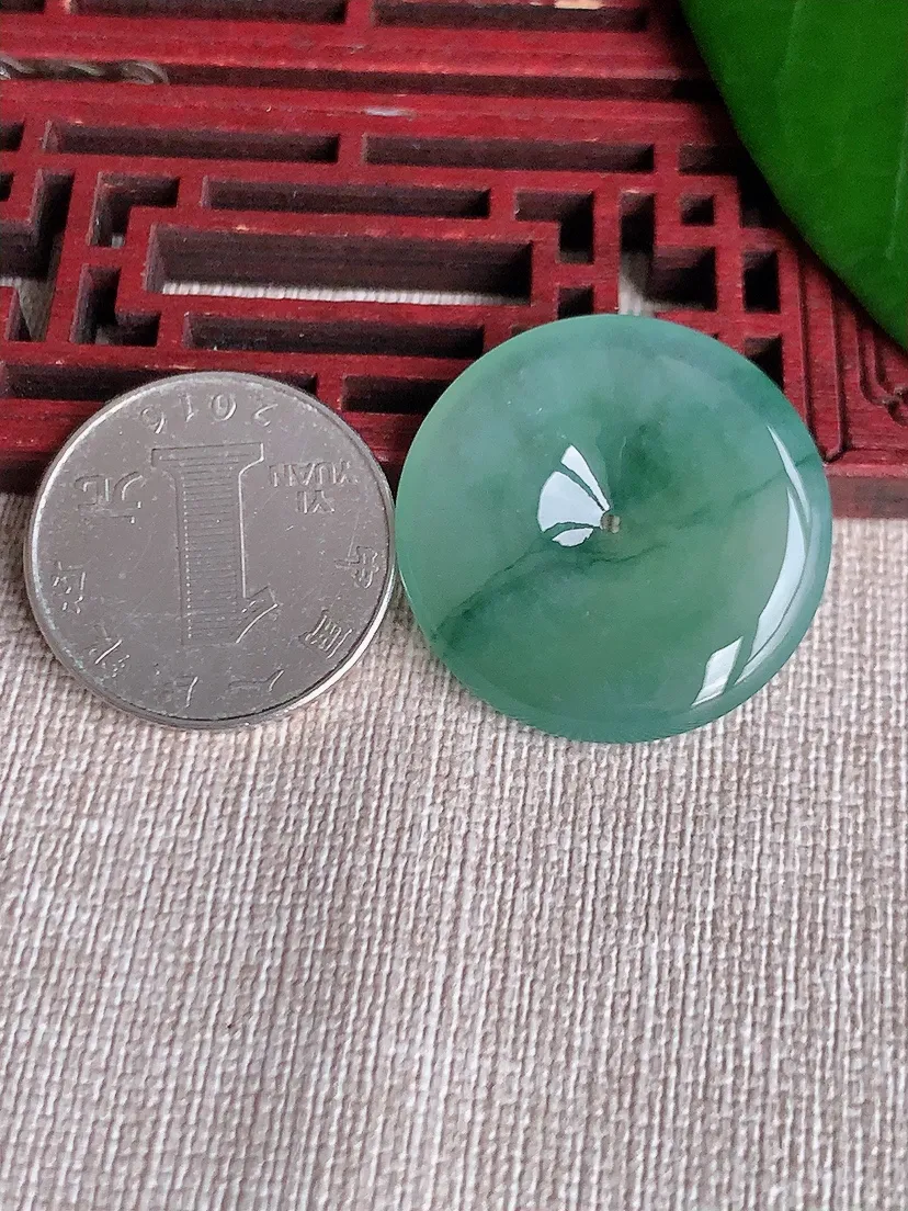 天然A货翡翠飘花平安扣吊坠尺寸28.4×5.2m量9.53g 0701