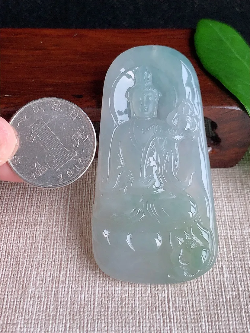 天然A货翡翠晴水大势至菩萨吊坠尺寸65.5×32.4×5.3m量26.39g 0701