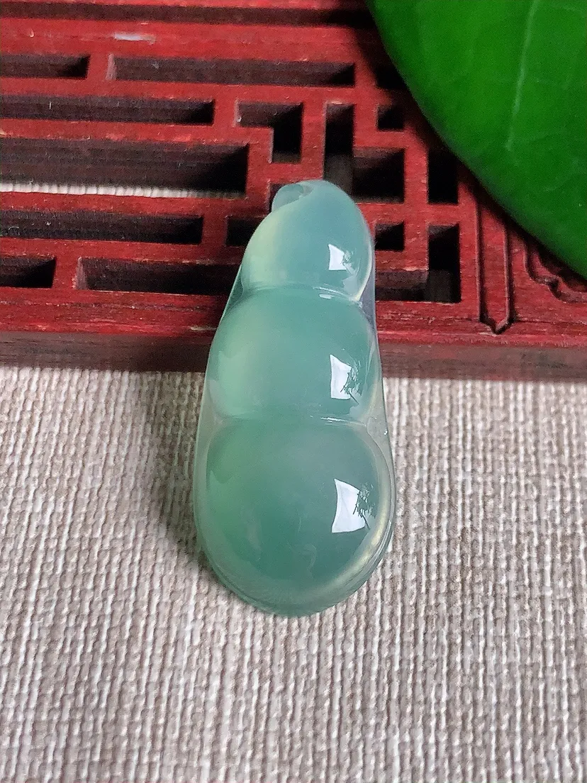 天然A货翡翠晴水四季豆福豆平安豆吊坠尺寸34.7×15×6m量5.35g 0701