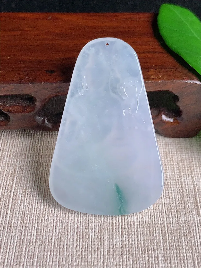 天然A货翡翠飘花观音吊坠尺寸50.8×32.4×5m量17.18g 0701