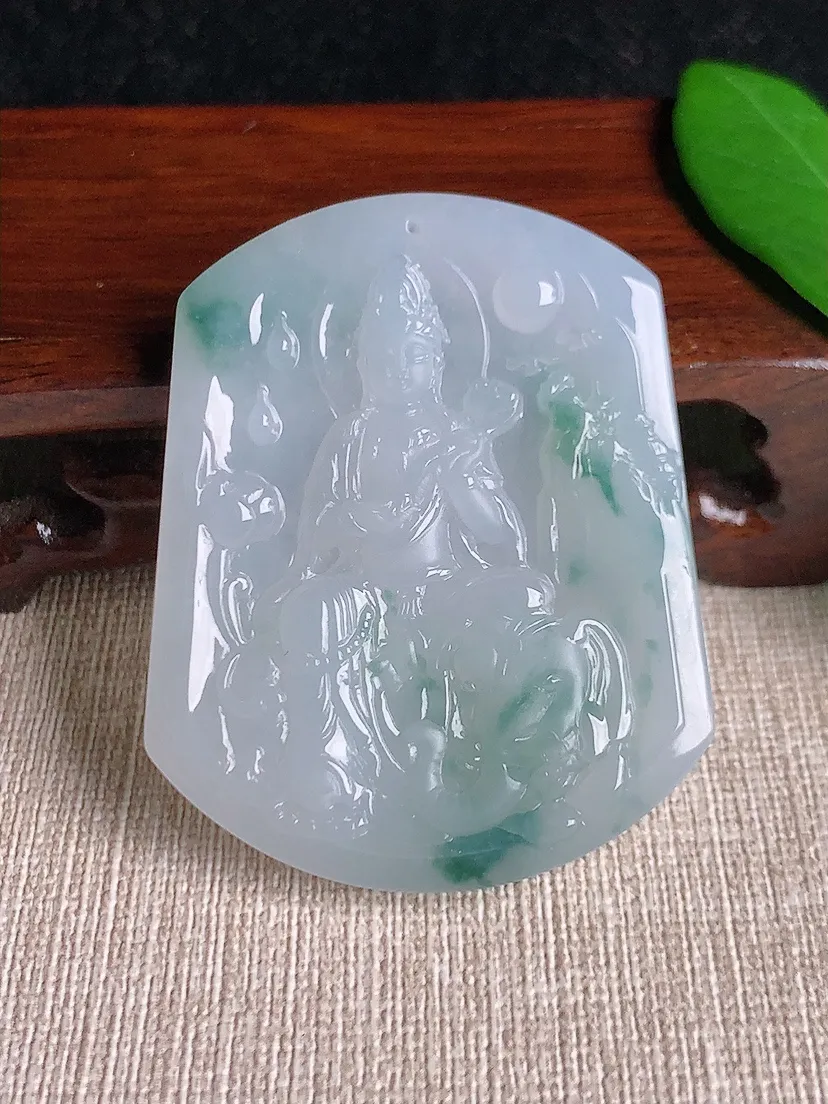 天然A货翡翠飘花普贤菩萨吊坠尺寸51.7×41.3×5.8m量29.09g 0701