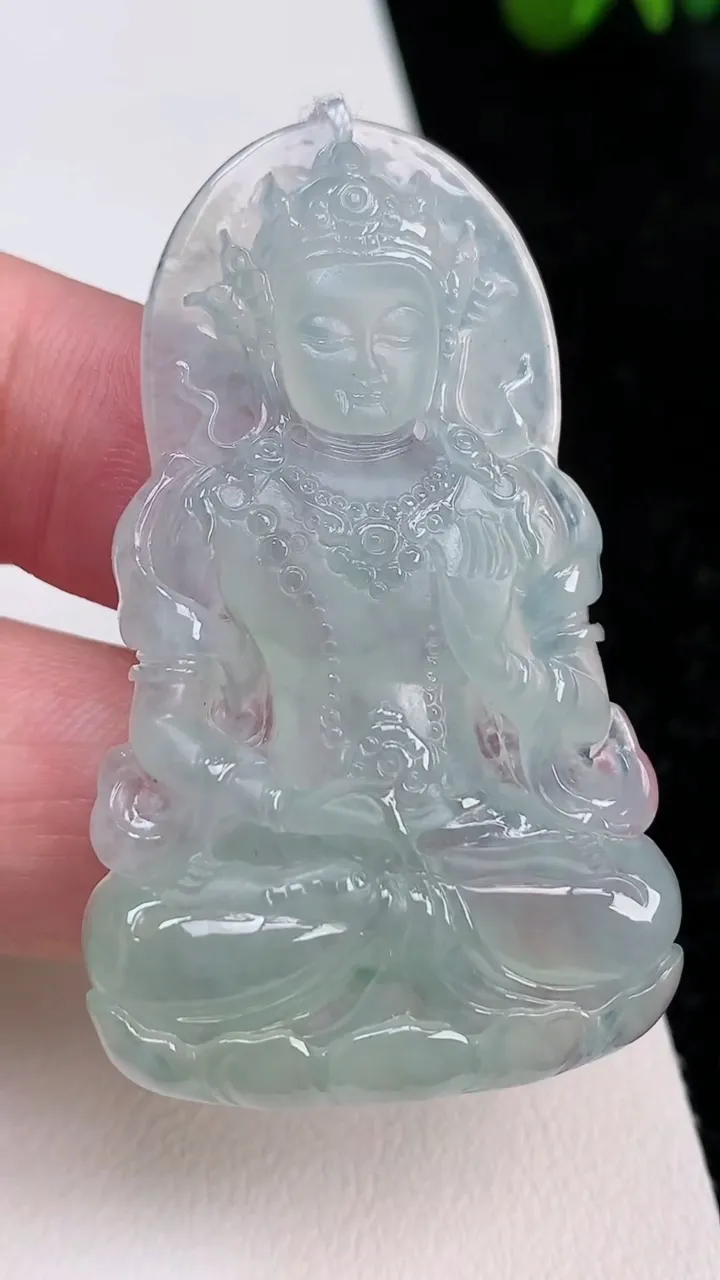天然A货翡翠度母吊坠，尺寸51.3-31.5-6，重量:17.00g
7月2日