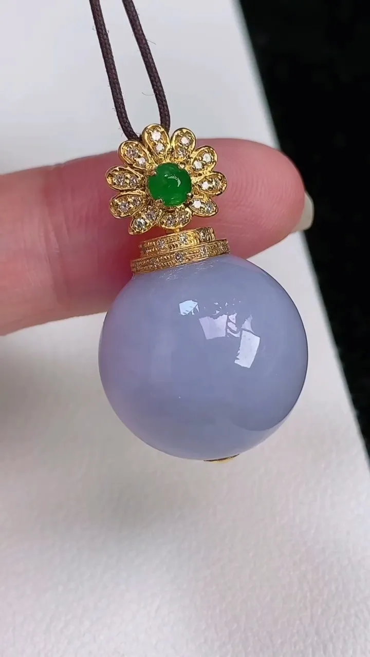 天然A货翡翠18k金紫罗兰圆珠吊坠，尺寸18，重量:12.13g7月2日
工厂直销收藏佳品,种好水足