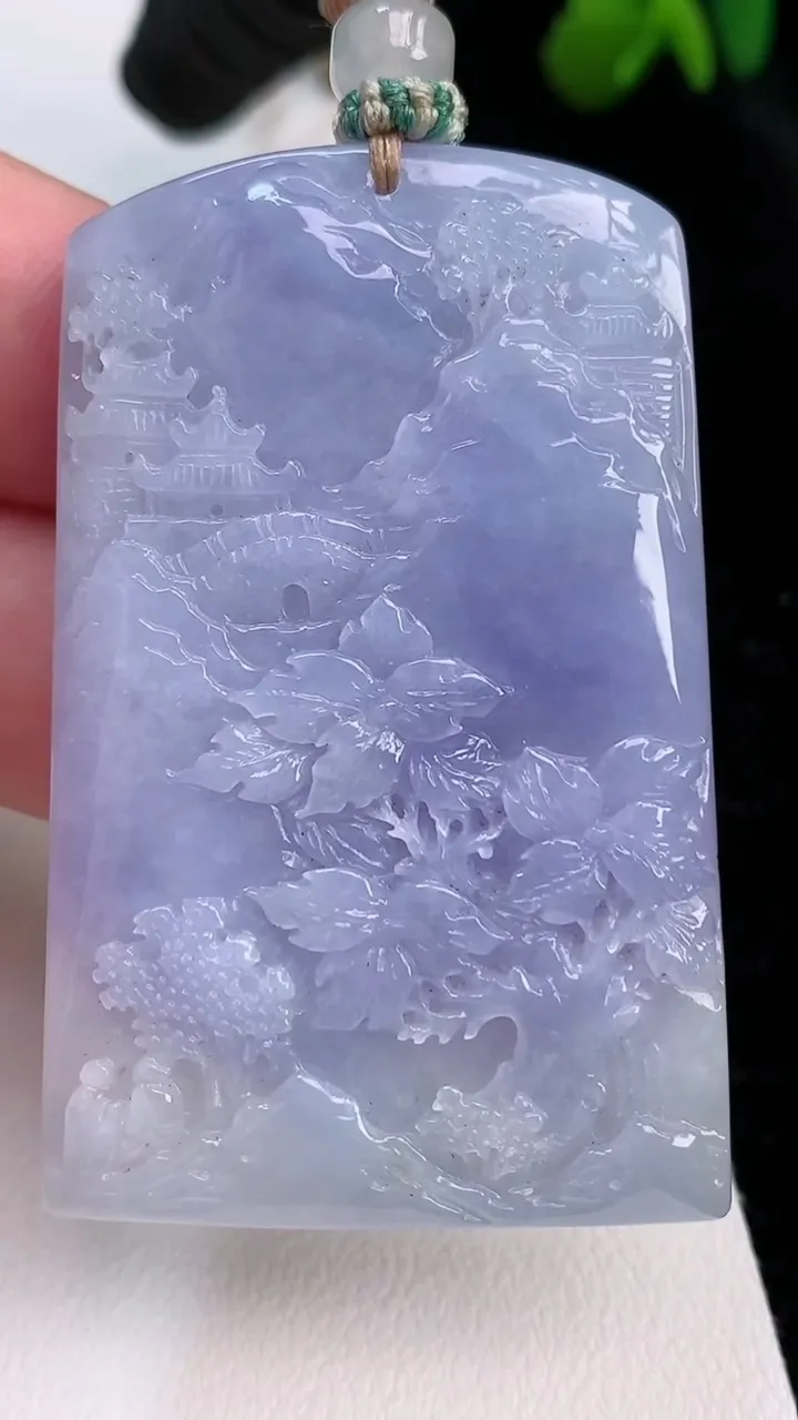 天然A货翡翠紫罗兰山水牌吊坠，尺寸55-36-5.8，重量:34.54g
7月2日