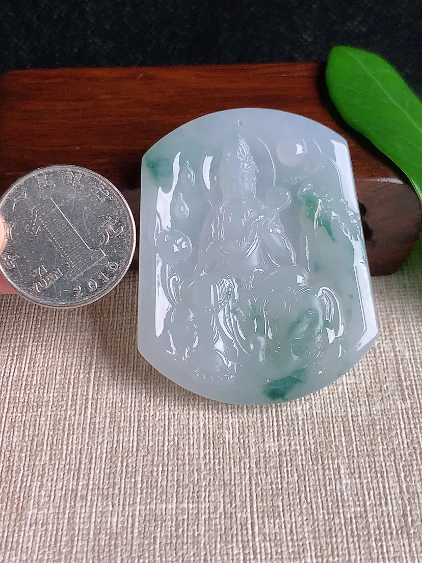 天然A货翡翠飘花普贤菩萨吊坠尺寸51.7×41.3×5.8m量29.09g 0701