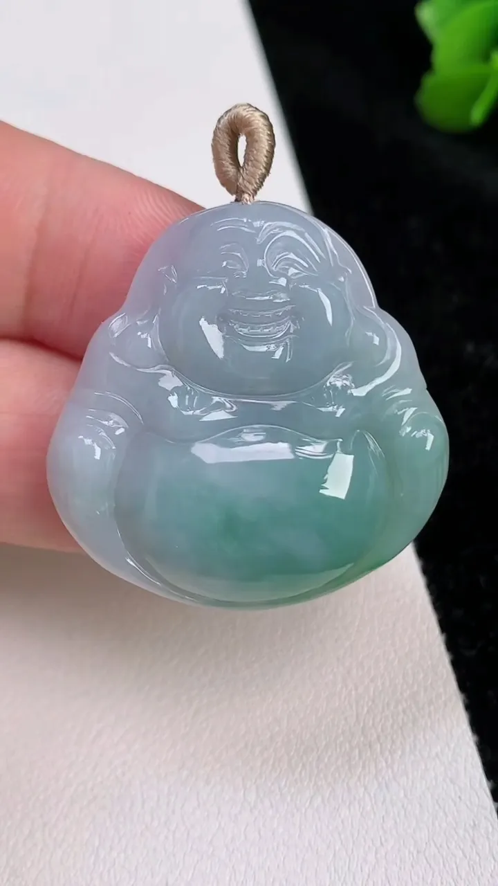 天然A货翡翠佛公吊坠，尺寸33.3-33-5.3，重量:10.00g
7月2日