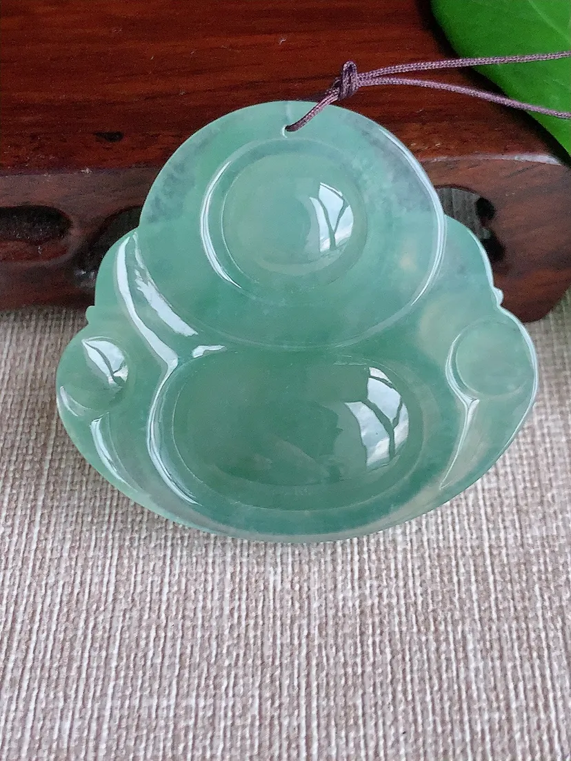 天然A货翡翠晴水大佛公吊坠尺寸41.8×45.8×10m量27.90g 0701