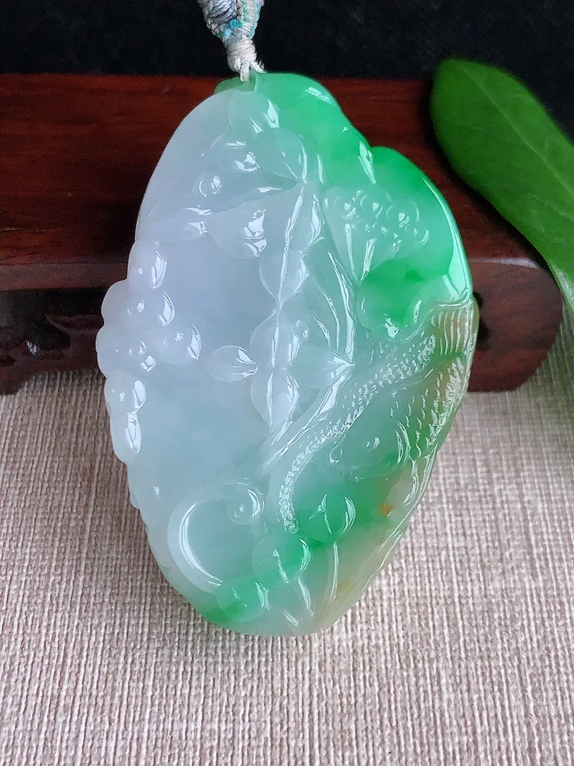 天然A货翡翠黄加绿双彩大日如来吊坠尺寸65×42.7×14.2m量77.00g 0701