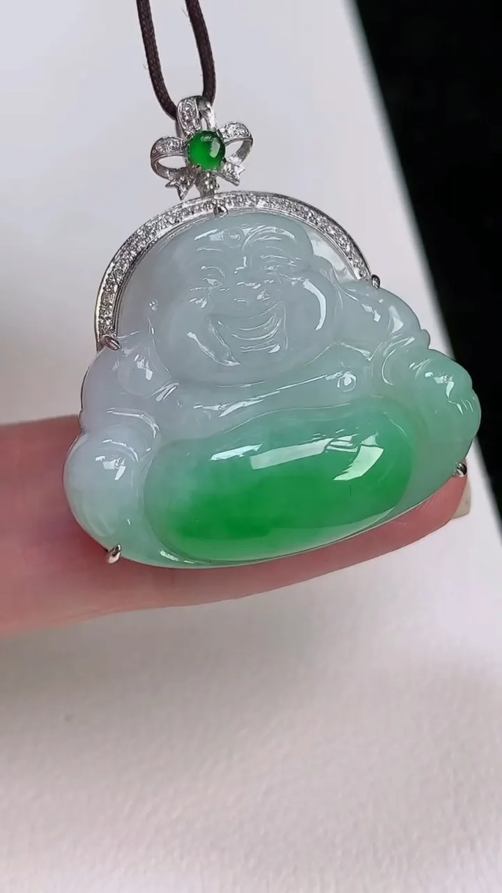 天然A货翡翠佛公吊坠，尺寸31.3-23-28-8.9，重量:7.38g
7月2日