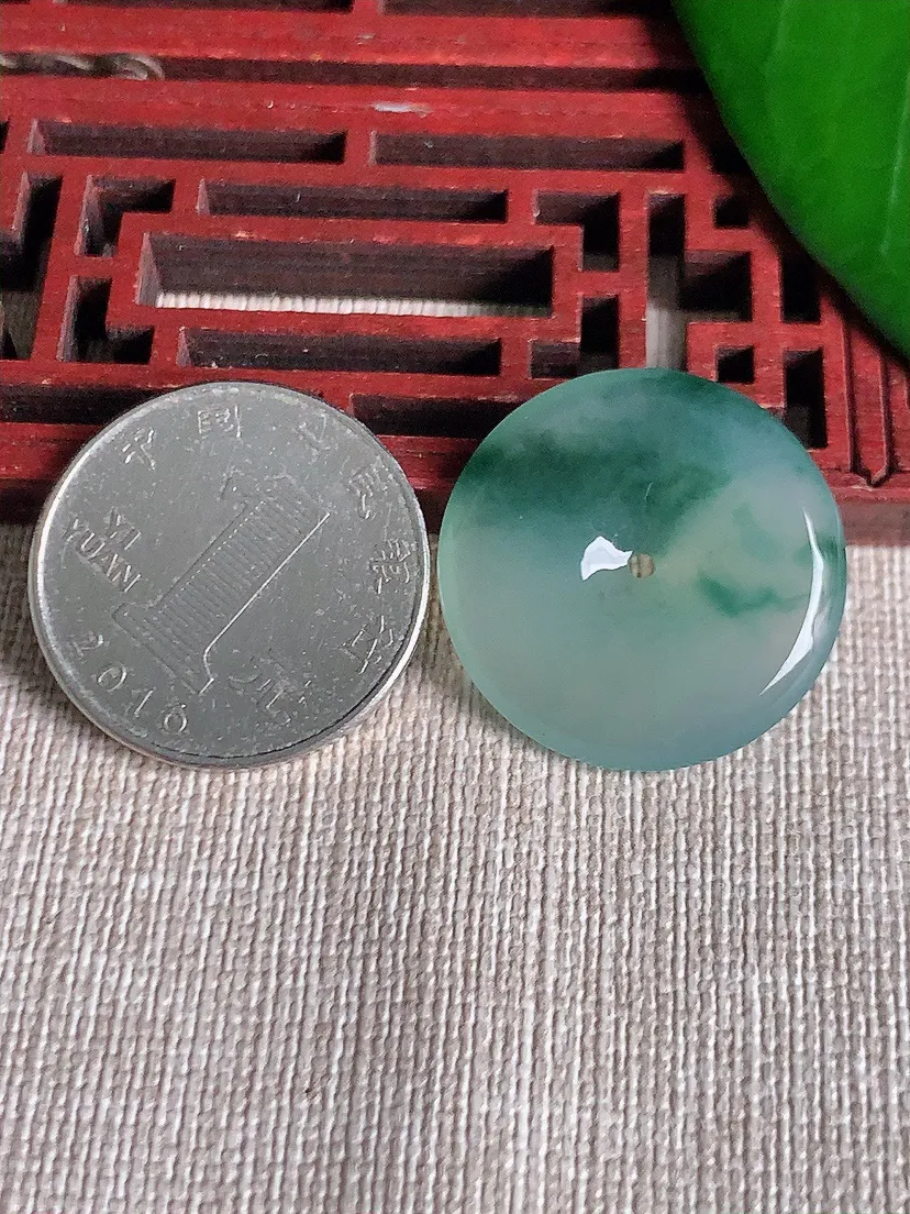 天然A货翡翠飘花平安扣吊坠尺寸25×4m量5.85g 0701