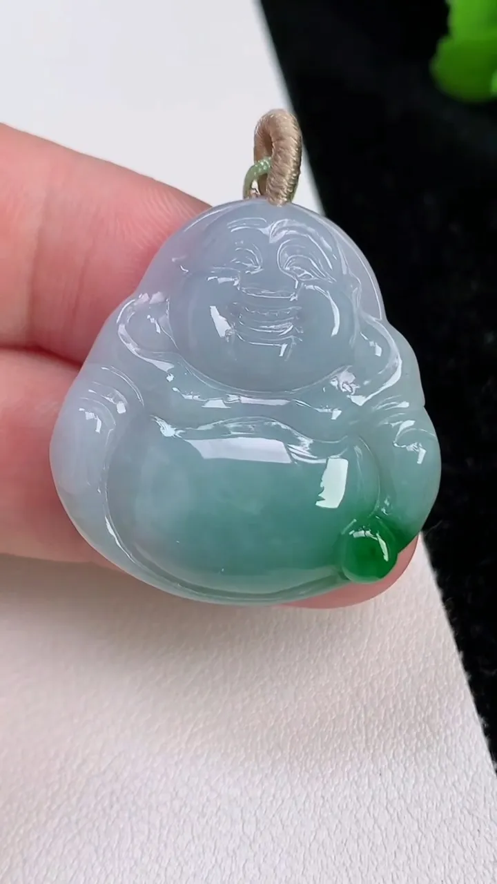天然A货翡翠佛公吊坠，尺寸31.6-30.7-5，重量:8.29g
7月2日