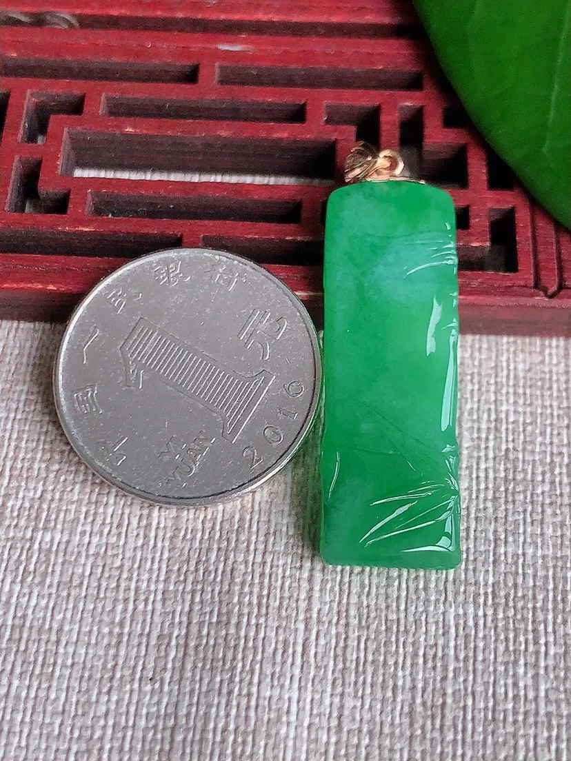 天然A货翡翠18K金扣头满绿竹节节节高升吊坠尺寸36.5×12×4.2m量5.70g 0701