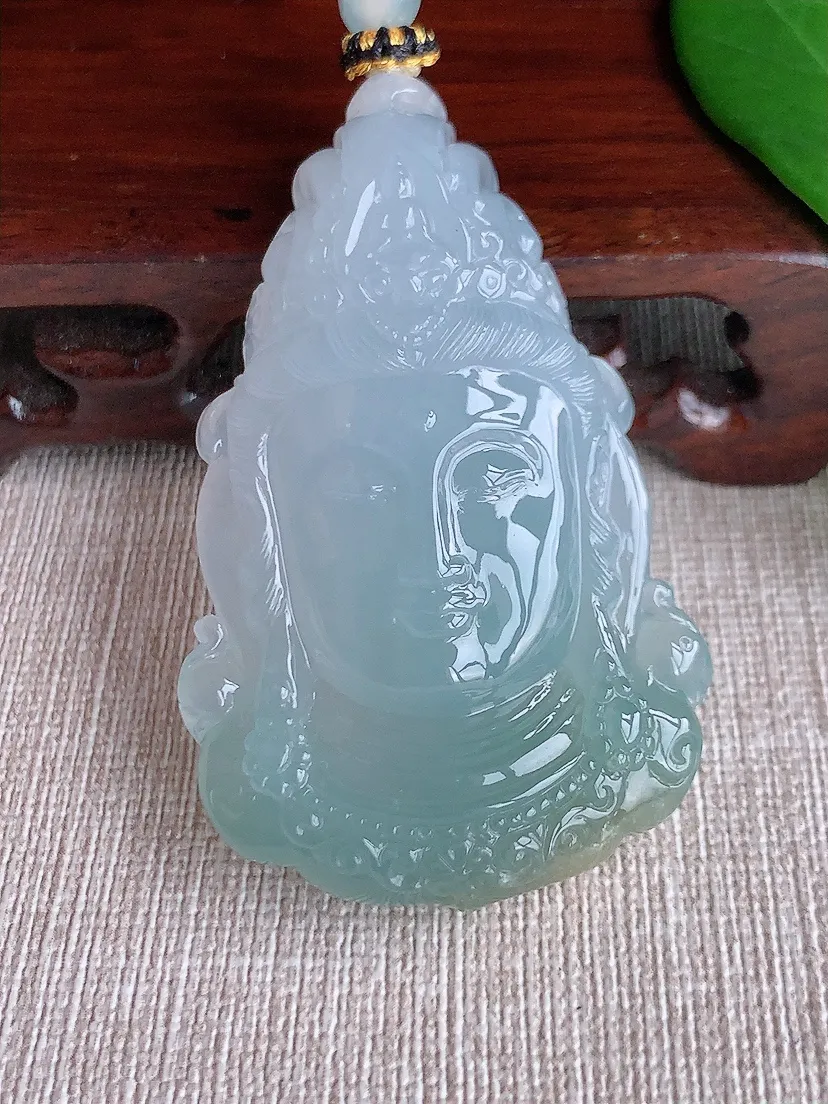 天然A货翡翠飘黄翡观音吊坠尺寸59.7×37×11.7m量46.60g 0701