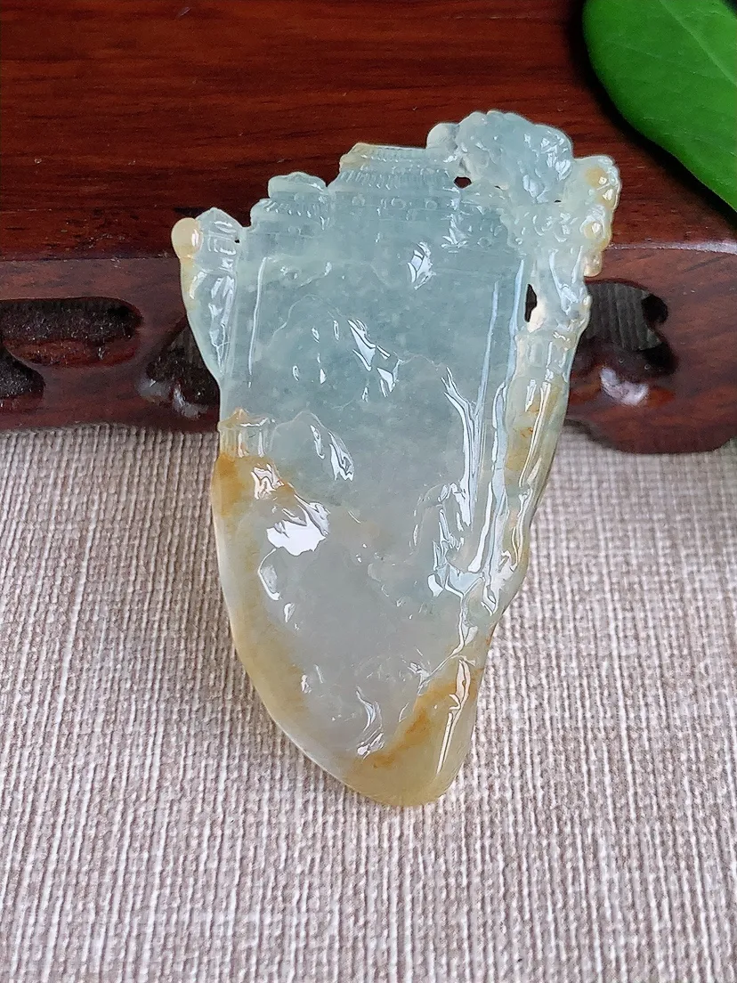 天然A货翡翠飘黄翡意境山水牌吊坠尺寸54.8×34×5m量16.26g 0701