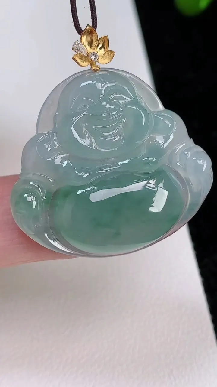 天然A货翡翠佛公吊坠，尺寸29.6-33-5.6，重量:8.68g
7月2日