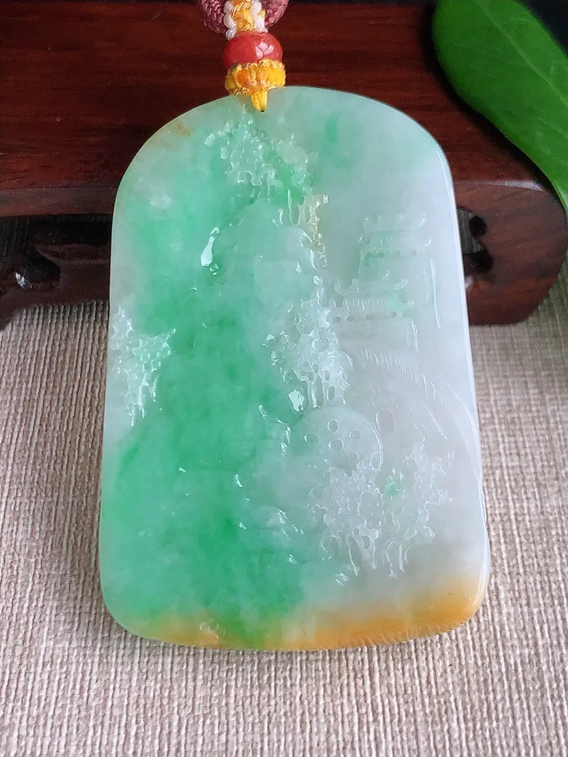 天然A货翡翠黄加绿双彩意境山水牌吊坠 尺寸62×41.4×7m量45.40g 0701