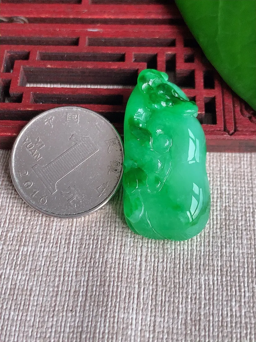 天然A货翡翠满绿如意吊坠 尺寸36.4×17.7×8m量11.53g 0701