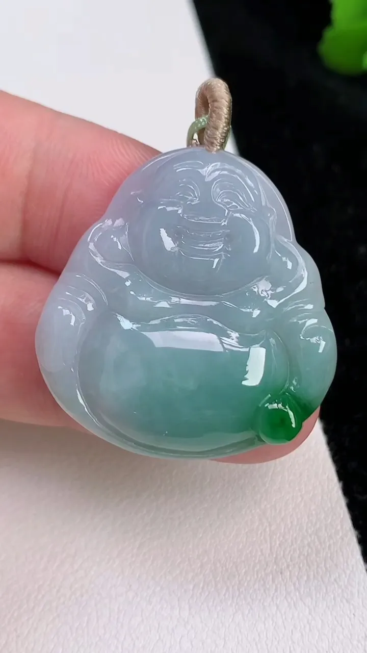天然A货翡翠佛公吊坠，尺寸31.6-30.7-5，重量:8.29g
7月2日