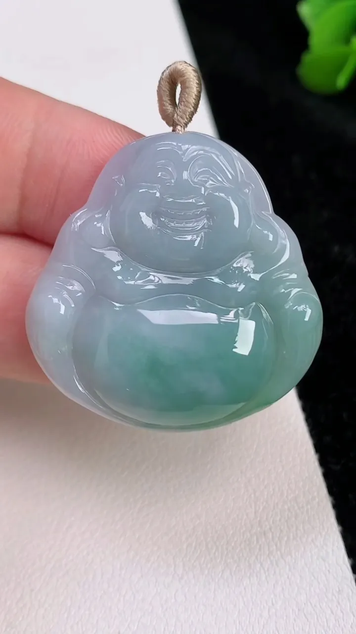 天然A货翡翠佛公吊坠，尺寸33.3-33-5.3，重量:10.00g
7月2日