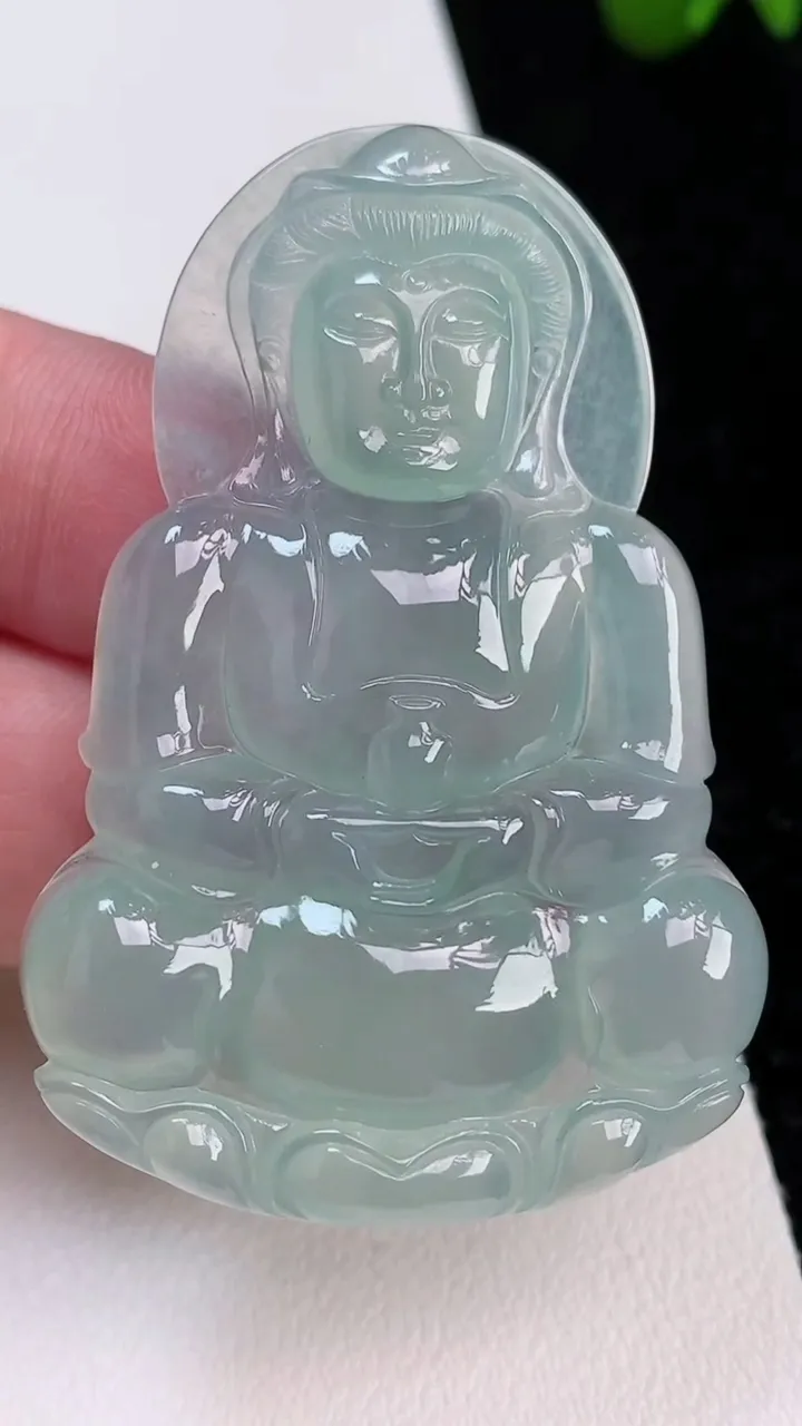 天然A货翡翠观音菩萨吊坠，尺寸53-36.2-5.6，重量:19.31g
7月2日