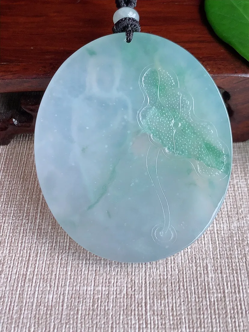 天然A货翡翠飘花观音吊坠尺寸56.6×47.5×5.8m量35.82g 0701