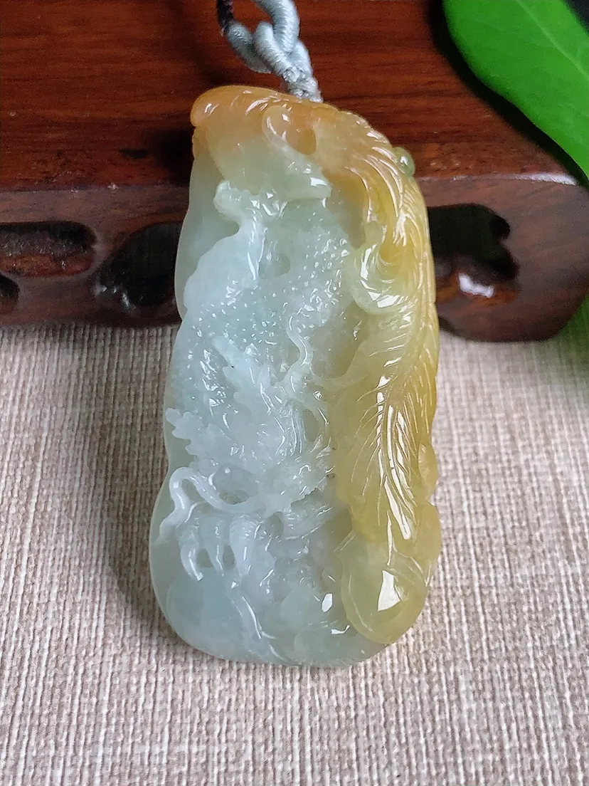 天然A货翡翠冰润飘黄翡龙凤牌龙凤呈祥吊坠 尺寸57.6×27.4×7.5m量26.70g 0701
