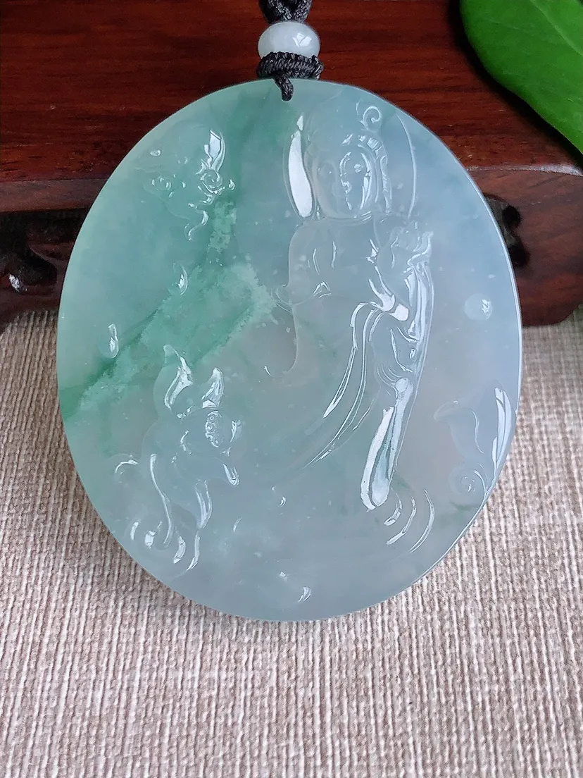 天然A货翡翠飘花观音吊坠尺寸56.6×47.5×5.8m量35.82g 0701