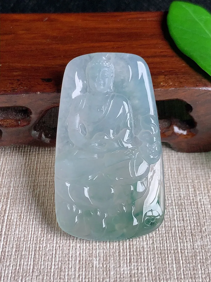 天然A货翡翠飘花大日如来吊坠尺寸48.6×28×5m量16.70g 0701