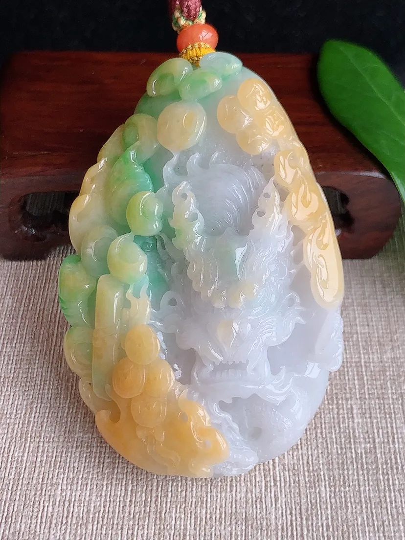 天然A货翡翠冰润黄加绿双彩大件厚装龙牌吊坠尺寸71.5×48.6×11.5m量99.47g 0701