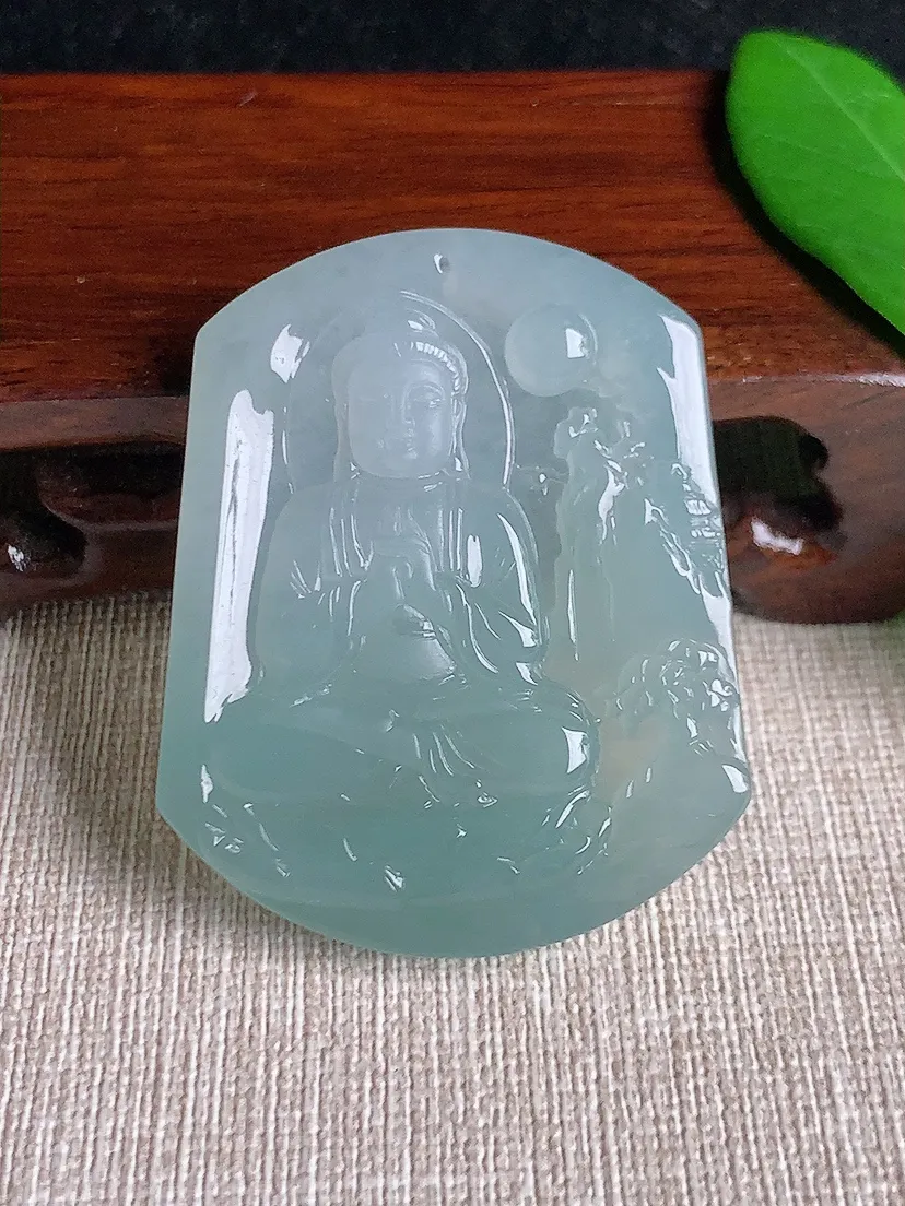 天然A货翡翠晴水大日如来吊坠尺寸48.5×39×5.7m量24.96g 0701J