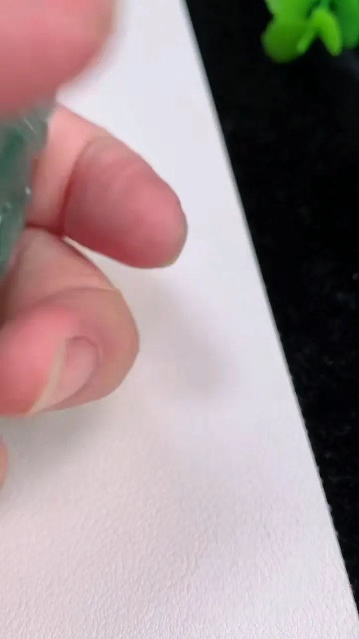 天然A货翡翠龙牌吊坠，尺寸48-49-11.6，重量:50.11g
7月2日