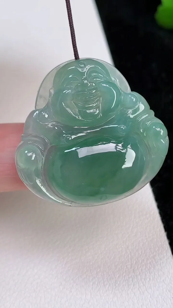 天然A货翡翠佛公吊坠，尺寸30.2-32-5.4，重量:8.26g
7月2日
