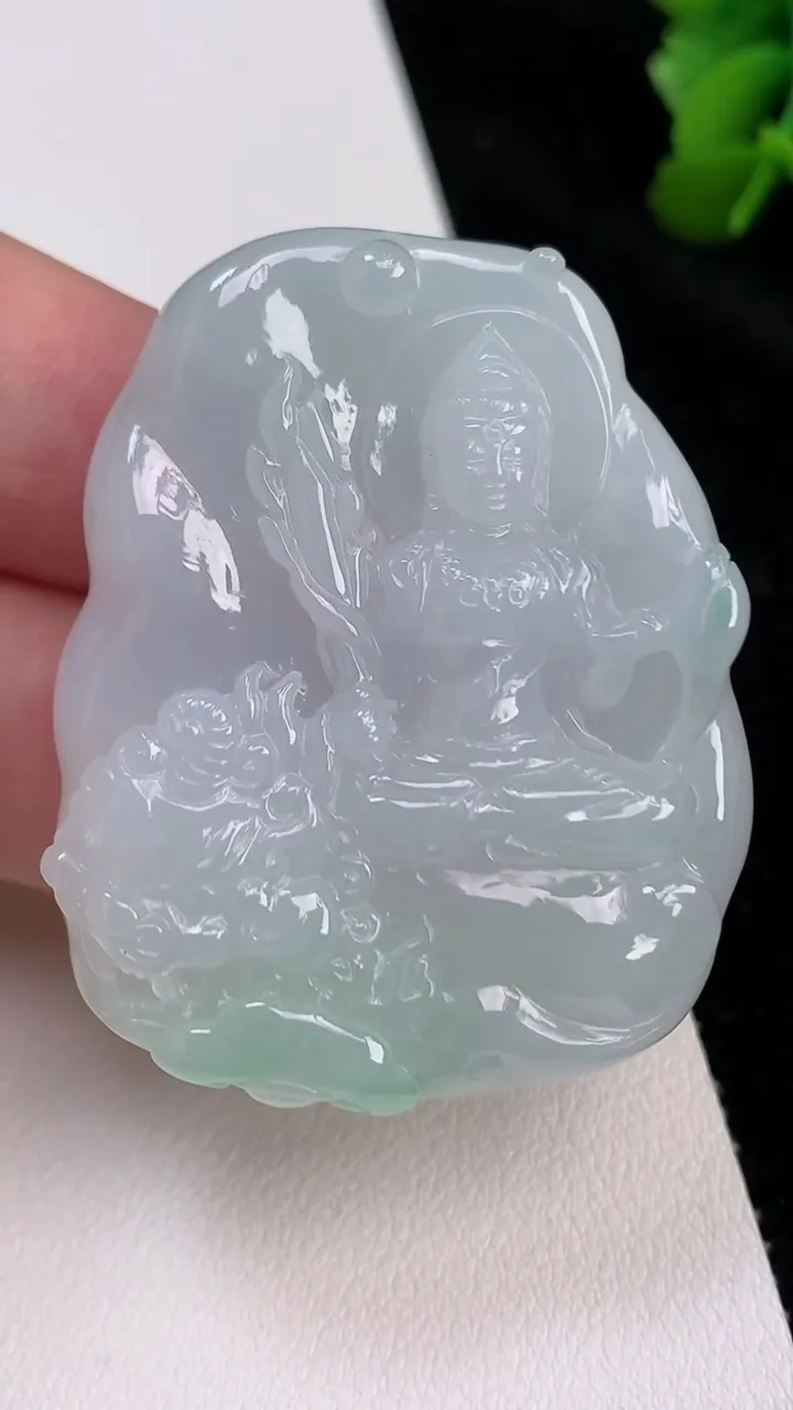 天然A货翡翠文殊菩萨吊坠，尺寸45.8-38-7.3，重量:28.42g
7月2日