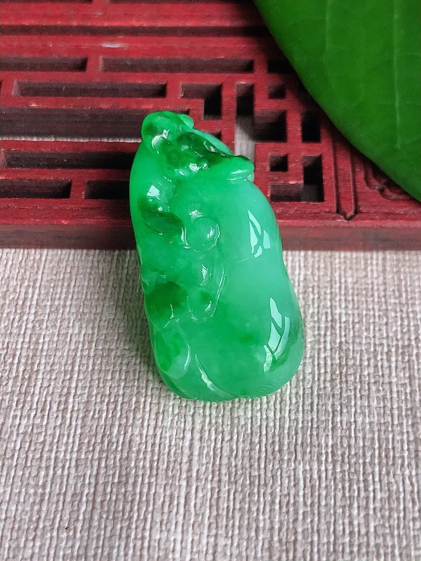 天然A货翡翠满绿如意吊坠 尺寸36.4×17.7×8m量11.53g 0701