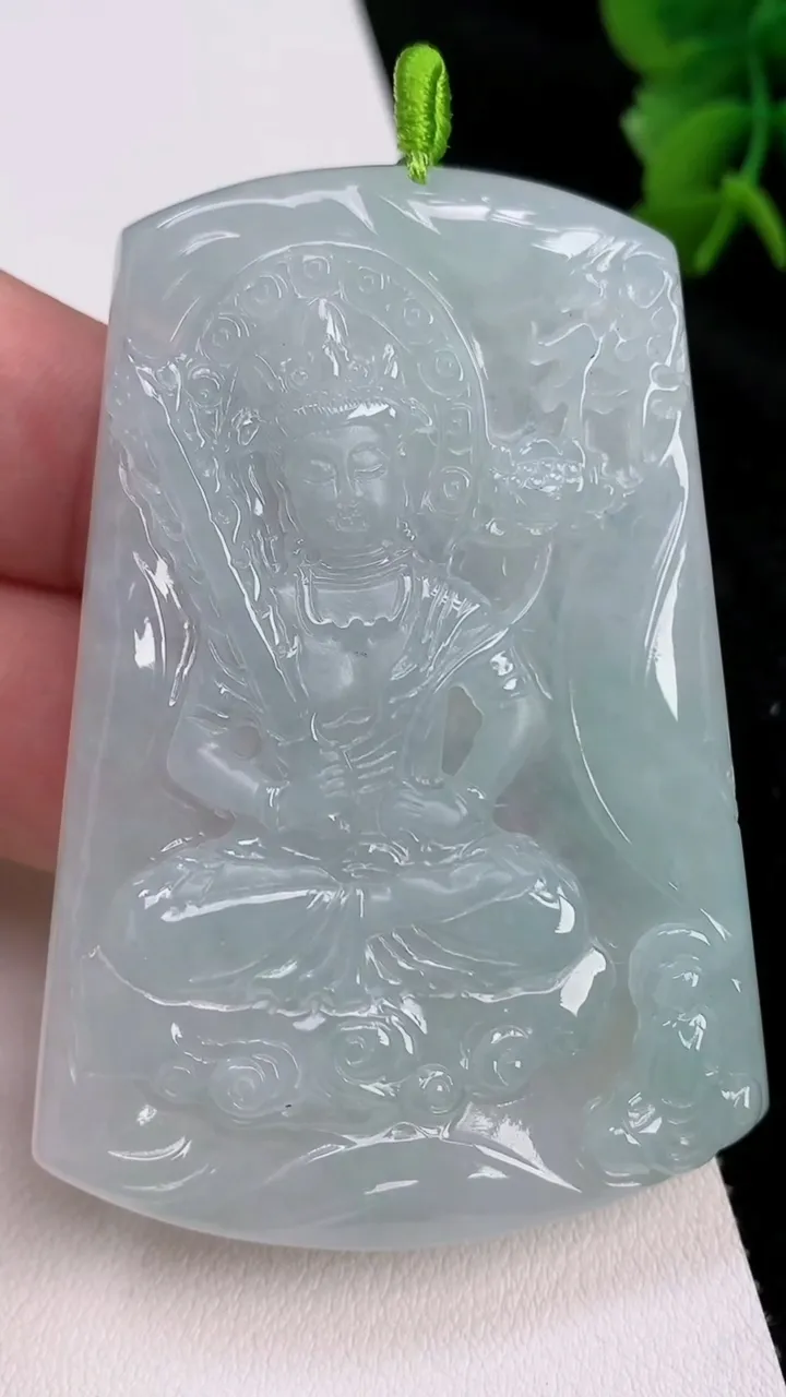 天然A货翡翠虚空藏观音菩萨吊坠，尺寸64.3-45-7.5，重量:35.60g
7月2日
