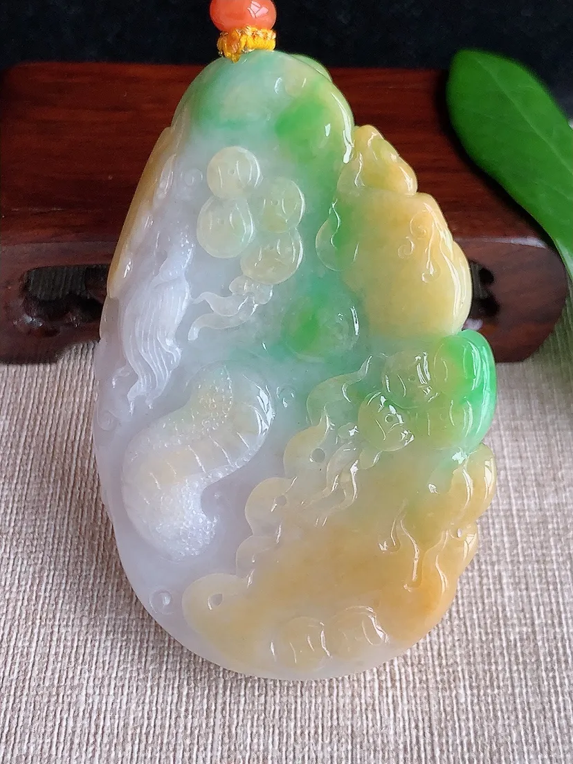 天然A货翡翠冰润黄加绿双彩大件厚装龙牌吊坠尺寸71.5×48.6×11.5m量99.47g 0701