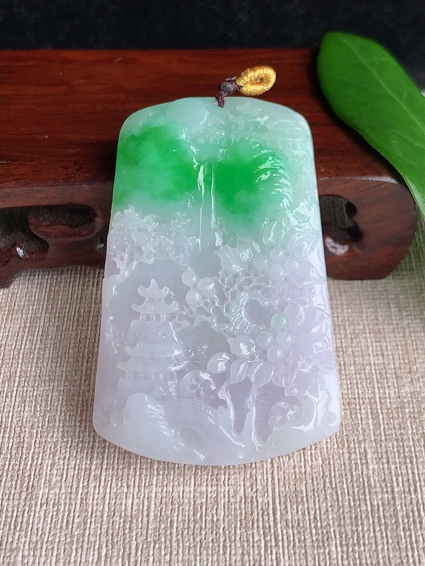 天然A货翡翠淡春彩淡紫罗兰飘阳绿意境山水牌吊坠 尺寸58×37.6×8.4m量43.12g 0701