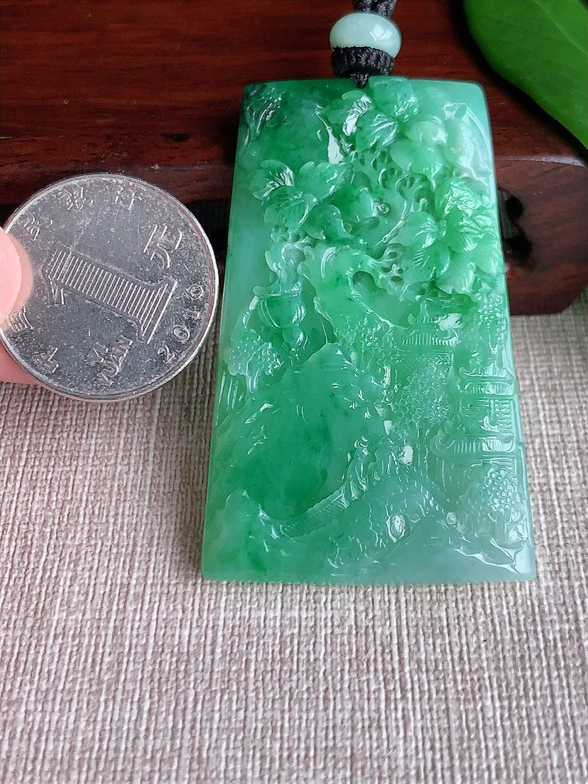 天然A货翡翠满绿意境山水牌吊坠 尺寸55.2×34×5.2m量28.76g 0701