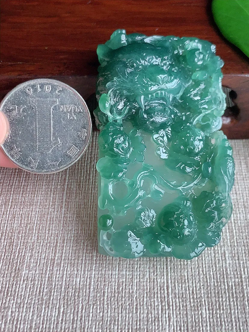 天然A货翡翠飘花生肖虎吊坠尺寸59×34×12m量34.67g 0701