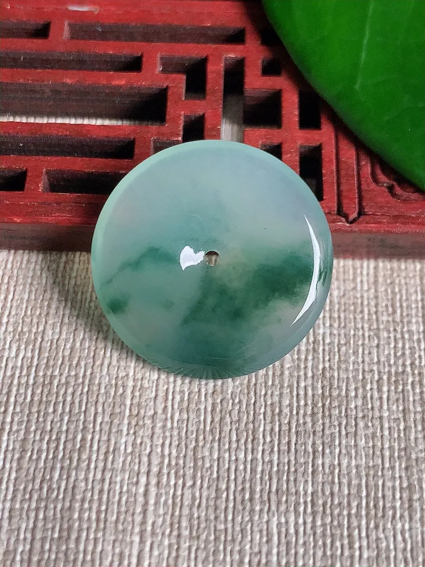 天然A货翡翠飘花平安扣吊坠尺寸25×4m量5.85g 0701