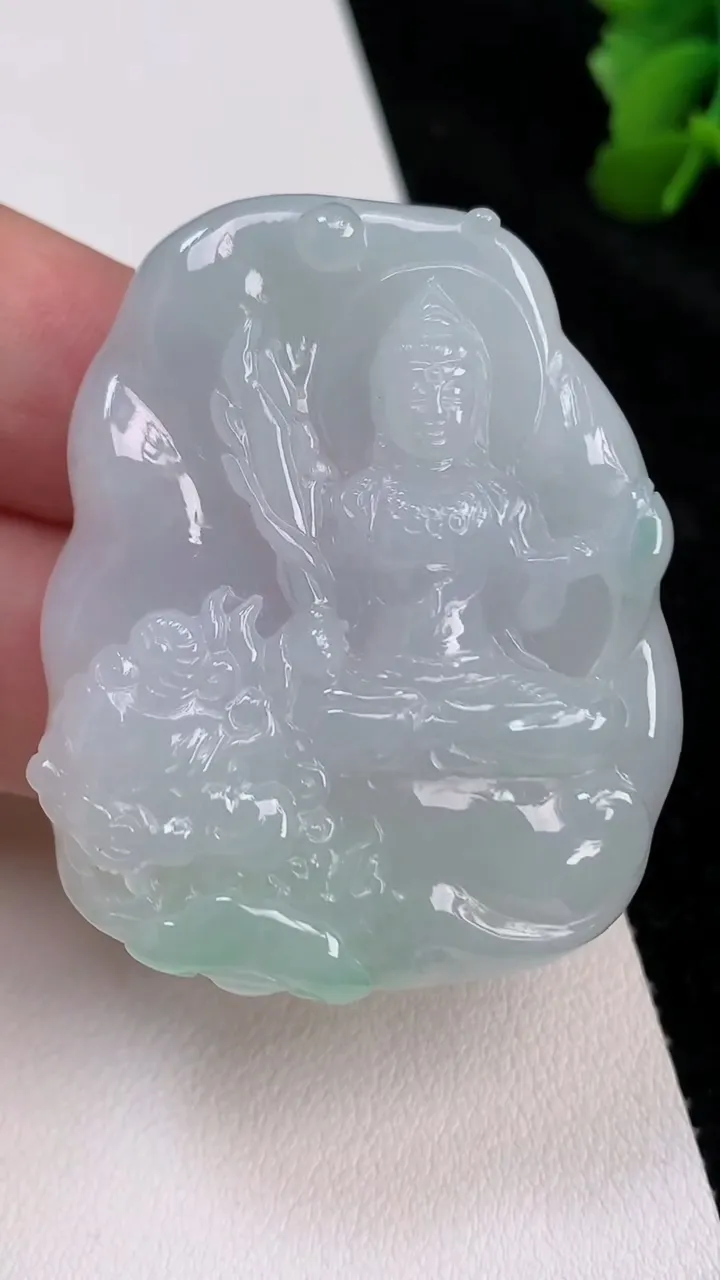 天然A货翡翠文殊菩萨吊坠，尺寸45.8-38-7.3，重量:28.42g
7月2日