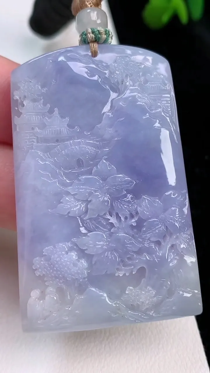 天然A货翡翠紫罗兰山水牌吊坠，尺寸55-36-5.8，重量:34.54g
7月2日