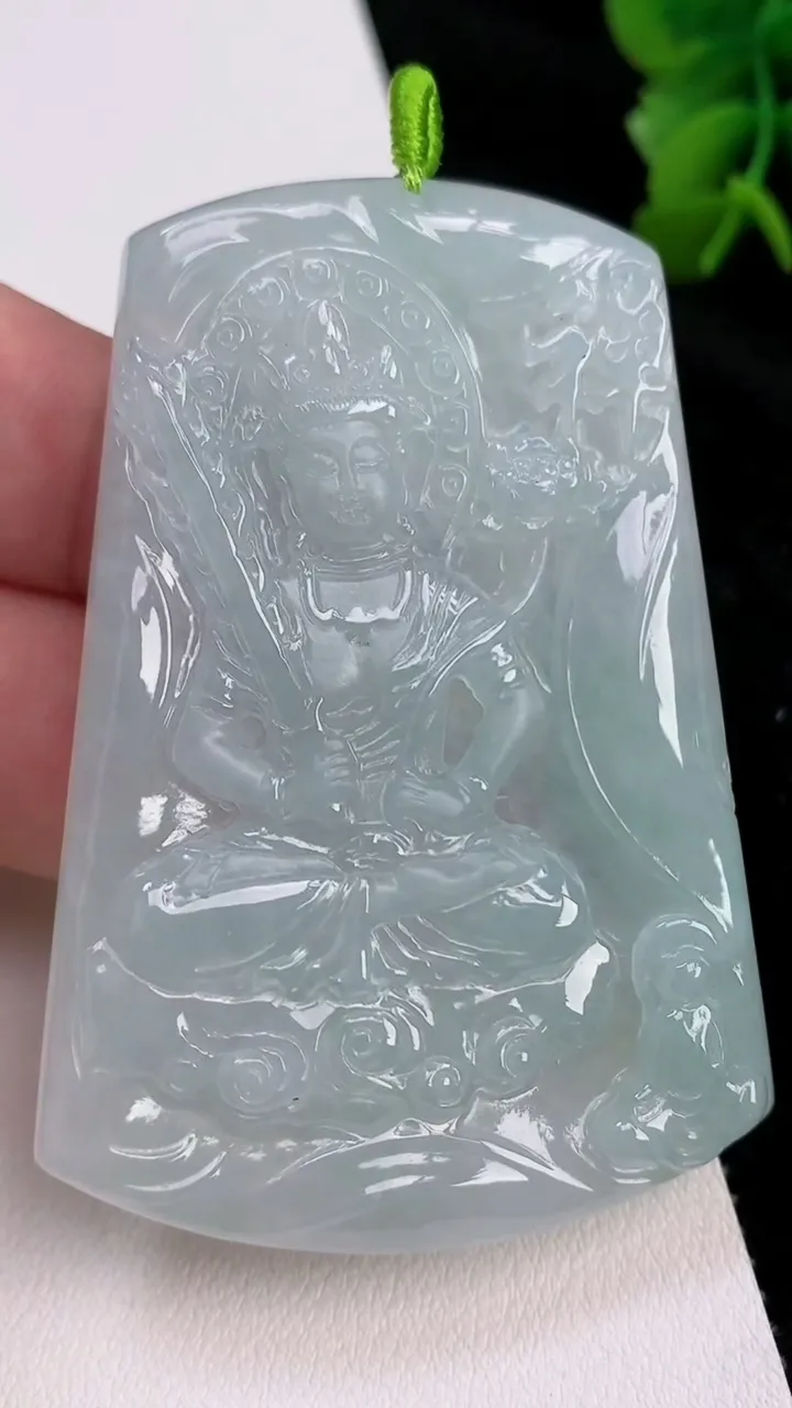 天然A货翡翠虚空藏观音菩萨吊坠，尺寸64.3-45-7.5，重量:35.60g
7月2日